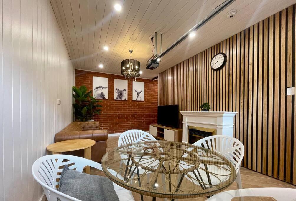 Lovely Brick Cottage With Amazing Water View Hobart Dış mekan fotoğraf